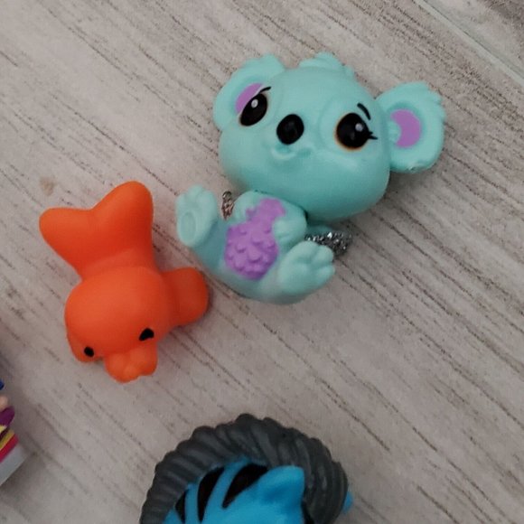 Lot 5 miniature figures Hatchimals Deeraloo Mini MixieQ's Hip Hop Dancer - Picture 6 of 9